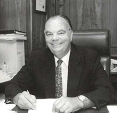 拉里·里德医生 headshot of 拉里·里德医生