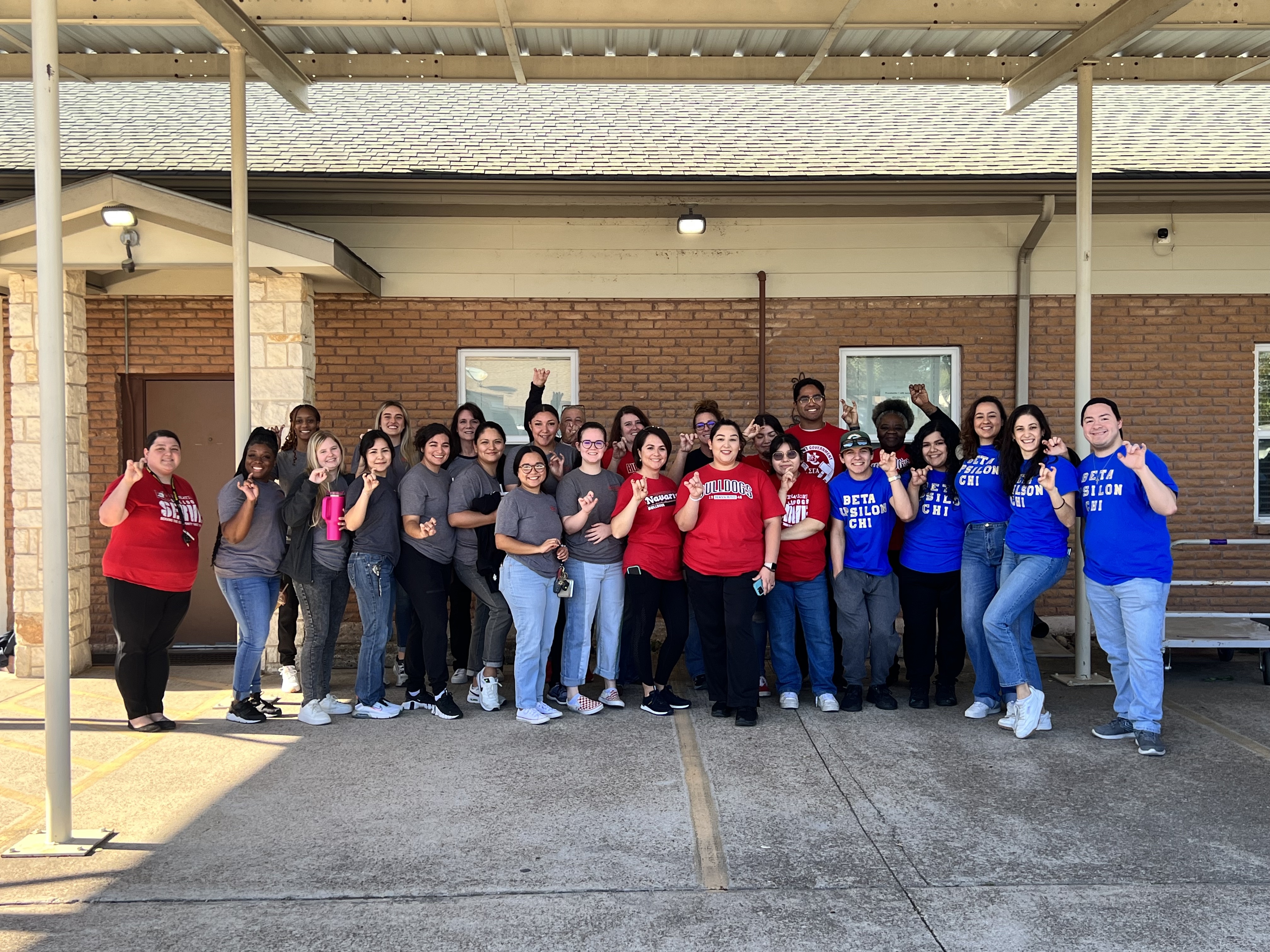 Bulldogs Serve - Waxahachie