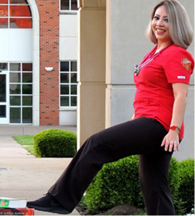 女子名卡多纳·