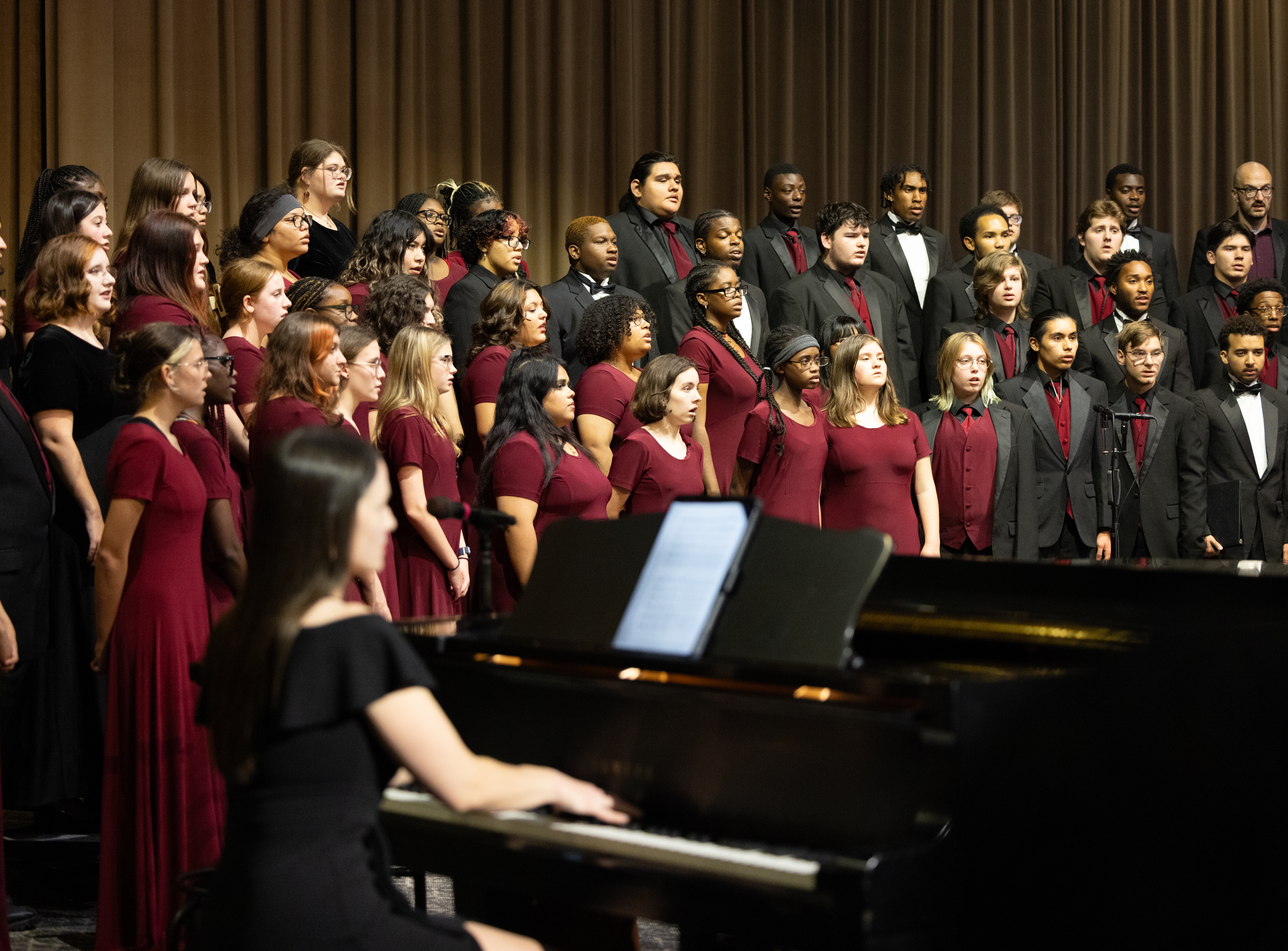 唱诗班 group singing in formation