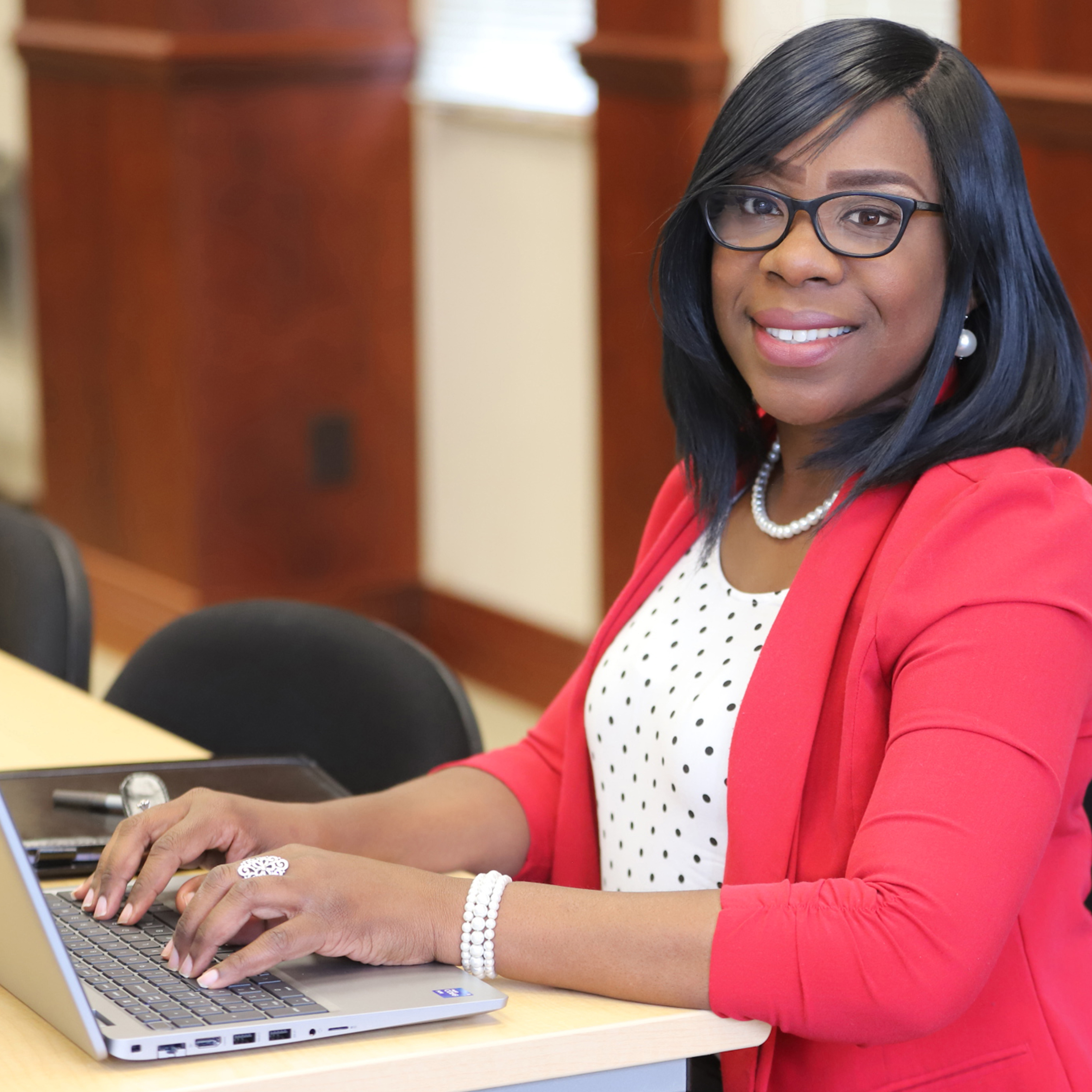 业务办公室 Systems and Support Student in 业务办公室 Systems and Support