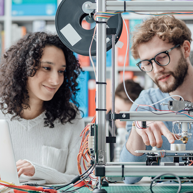 Pre-Engineering Students in Engineering lab
