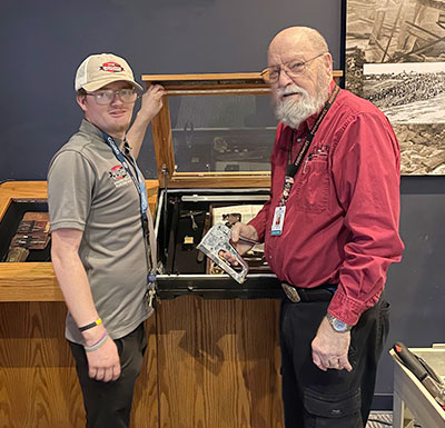 Volunteer / Intern Two 皮尔斯博物馆 volunteers posing for the camera